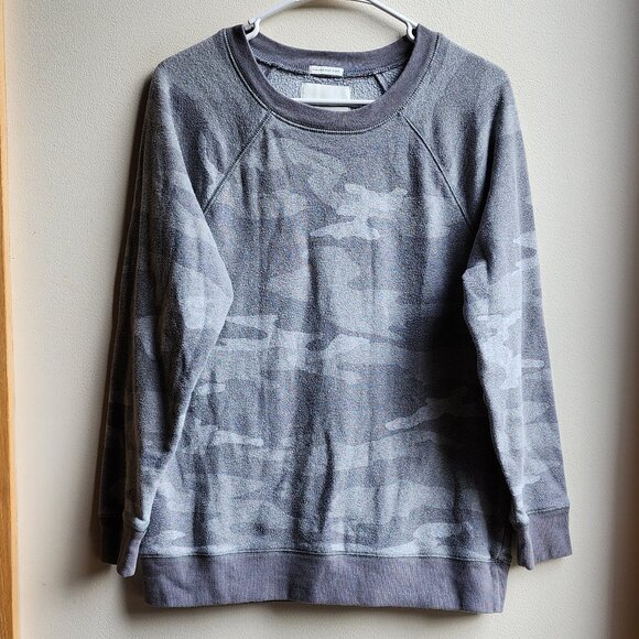 American Eagle Outfitters Gray Camo Crew Neck Jegging Fit Sweatshirt Size Small - Picture 7 of 15